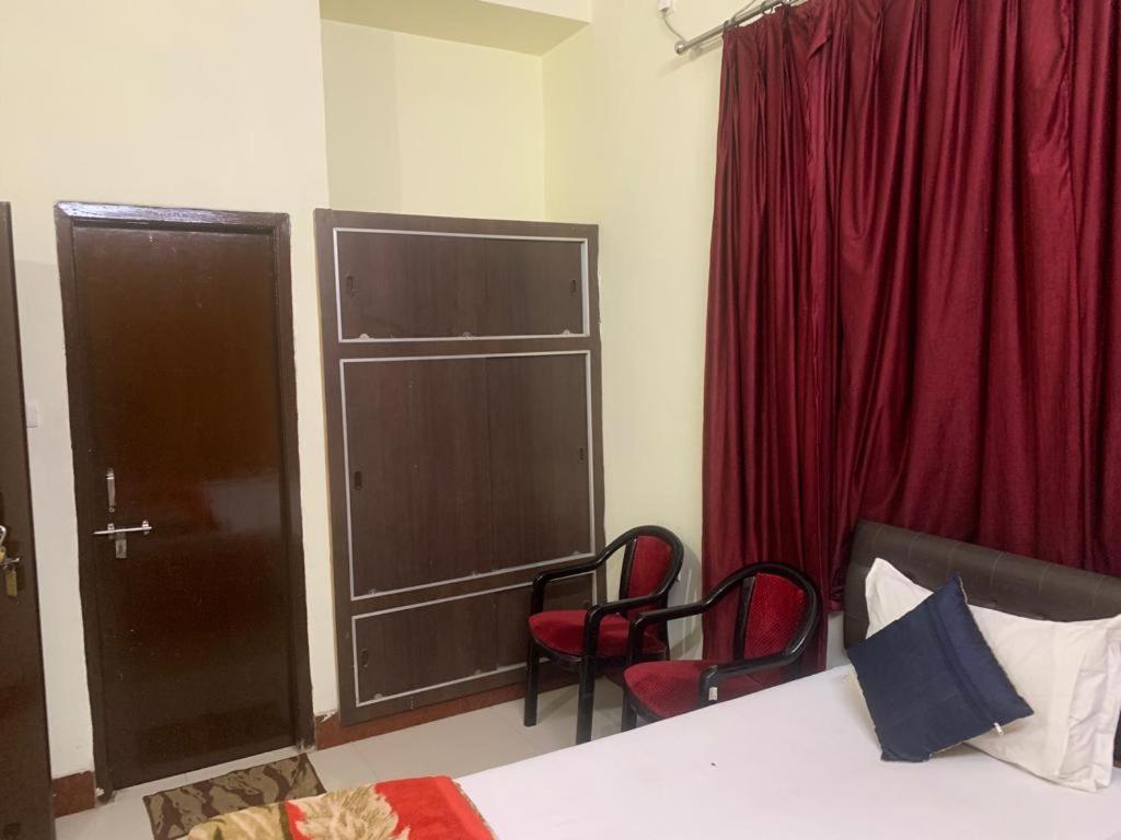 Kakarmatha Narendra Guest House מראה חיצוני תמונה